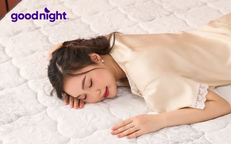 Nằm thử trực tiếp trước khi mua để cảm nhận độ đàn hồi