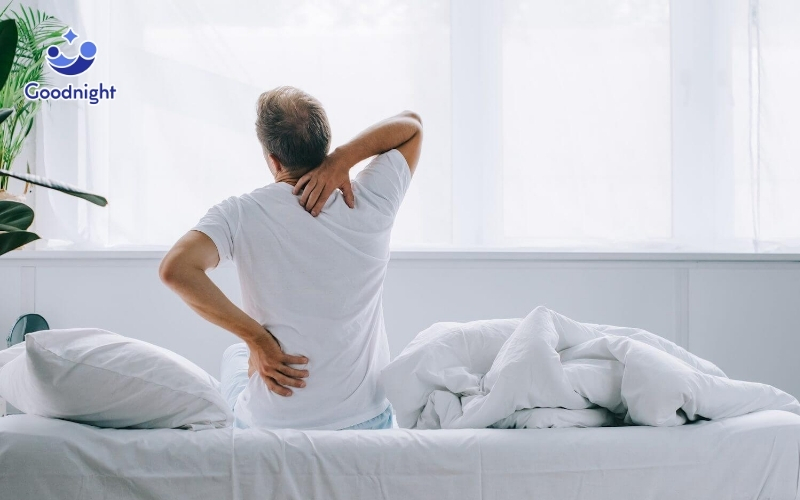 Nguyên nhân nệm lò xo bị lún và cách xử lý hiệu quả 3 Nệm lo xo bị lún tác động xấu đến cổ, vai, gáy và cột sống