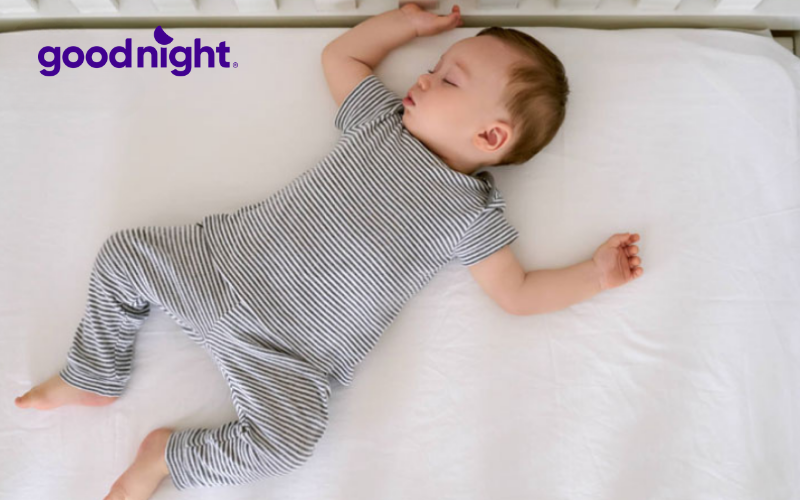 08 Cách xử lý tình trạng trẻ sơ sinh nằm nệm bị nóng lưng hiệu quả 2 Trung tâm điều nhiệt trong não của trẻ chưa phát triển hoàn chỉnh
