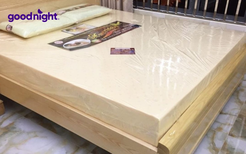 Nệm cao su 30cm: Có đáng tiền? Mua loại nào chất lượng? 3 Kết cấu dày và chắc giúp phân tán lực tốt, hạn chế tối đa tình trạng lún võng