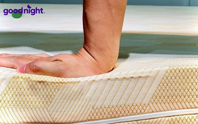 Nệm cao su 30cm: Có đáng tiền? Mua loại nào chất lượng? 2 Nệm cao su 30cm là dòng nệm cao cấp với độ dày lớn