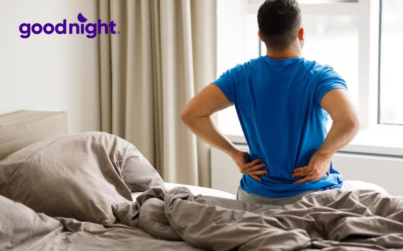Nên nằm nệm cứng hay mềm tốt hơn? 5 lưu ý lựa chọn nệm 3 Người bị đau lưng, đau xương khớp nên lựa chọn nệm nằm nệm cứng hay mềm?