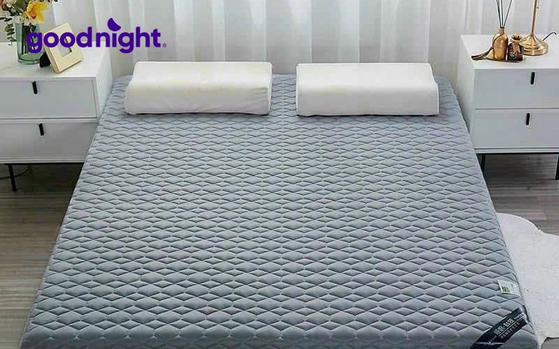 Nệm foam Goodnight Akita 5 kích cỡ với độ dày 8cm phù hợp sử dụng trong cả 4 mùa