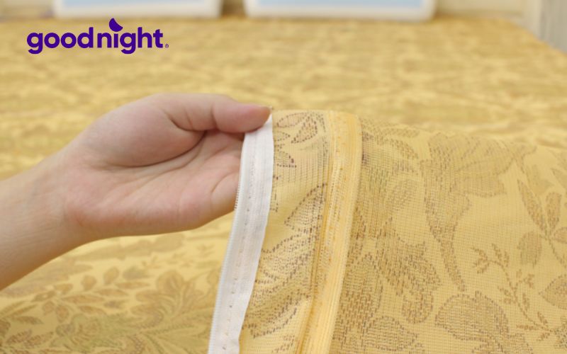 Nệm bông ép 7cm giá bao nhiêu? Bảng giá mới nhất 5 Nên chọn nệm có vỏ bọc làm từ vải cotton hoặc gấm cao cấp, thoáng khí tốt, hút mồ hôi