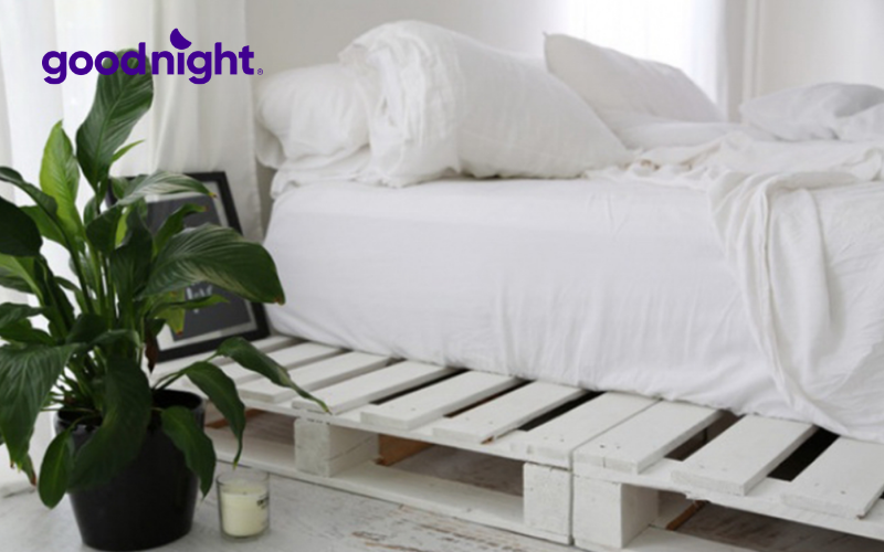 Giải mã: Nằm đệm không cần giường có tốt không? 5 Bạn nên sử dụng tấm pallet để kê đệm.