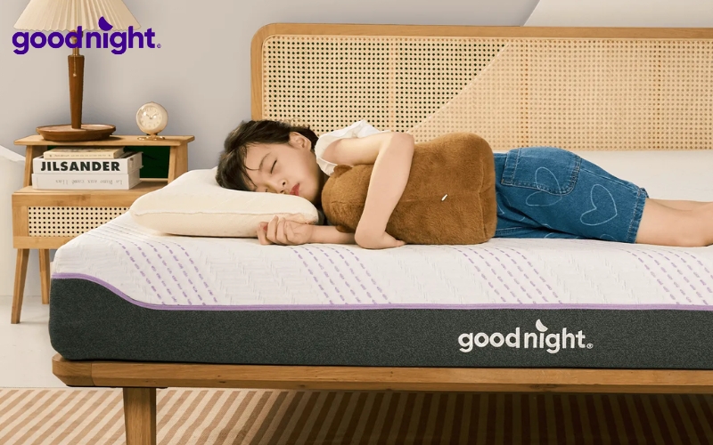 TOP 7 mẫu nệm 4 mùa cho giấc ngủ trọn vẹn suốt 365 ngày 9 Nằm thử đệm là một bước quan trọng giúp bạn đánh giá độ thoải mái trước khi đưa ra quyết định mua hàng