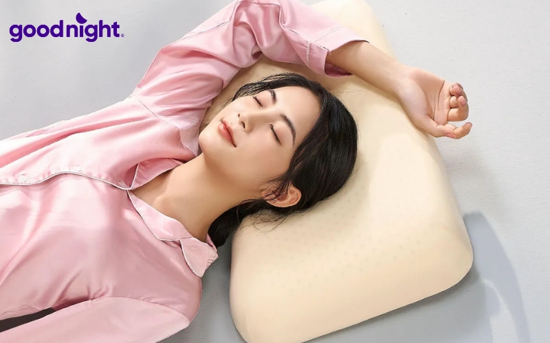 Nệm bị lún: Nguyên nhân, tác hại, cách khắc phục nhanh chóng 12 Những loại gối mềm như gối foam hoặc gối lông vũ sẽ giúp lấp đầy khoảng trũng