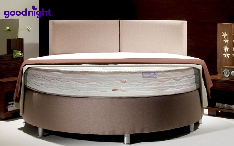 Top 8 mẫu nệm tròn chất lượng được yêu thích nhất hiện nay 9 Với thiết kế hình tròn, loại nệm này cần nhiều diện tích hơn so với nệm chữ nhật và khó kê sát tường