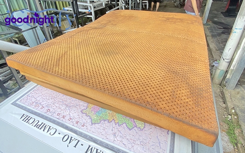 Hướng dẫn cách xử lý nệm cũ an toàn, tiết kiệm, hợp lý cho gia đình 5 Mỗi loại nệm đều có tuổi thọ nhất định, dao động từ 7 – 10 năm tùy theo chất liệu và cách bảo dưỡng