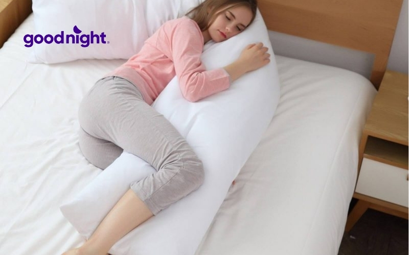 Hướng dẫn chọn gối ôm kích thước chuẩn phù hợp cho mọi lứa tuổi 6 Khi chọn kích thước gối ôm, đừng quên xét đến kích thước giường ngủ