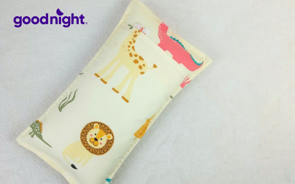Mẹo chọn gối cho bé 3 tuổi phù hợp, an toàn 4 Vải cotton tự nhiên, sợi tre bamboo hoặc sợi hữu cơ đều là những chất liệu vỏ gối thân thiện, phù hợp cho bé 3 tuổi.