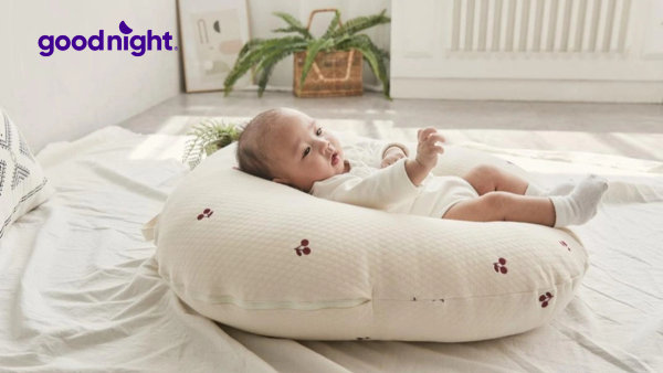 Gối chống trào ngược cho bé loại nào tốt? Tiêu chí lựa chọn gối