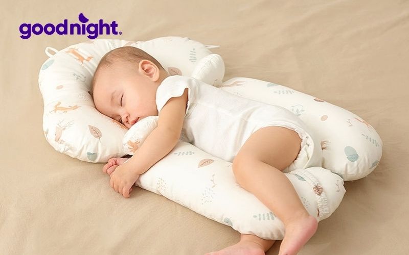 Top 5 mẫu gối nằm nghiêng giúp ngủ ngon và bảo vệ sức khỏe 7 Gối nằm nghiêng cho trẻ sơ sinh giúp bé ngủ an toàn và thoải mái hơn