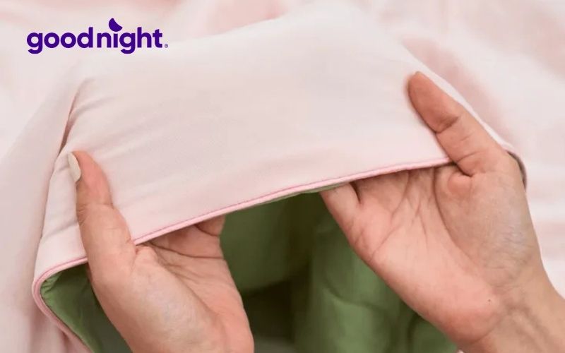 Top 5 loại chăn cho bé sơ sinh an toàn, chất lượng 2 Cần chọn chăn cho bé sơ sinh một cách cẩn thận vì trẻ sơ sinh có cơ thể vô cùng nhạy cảm