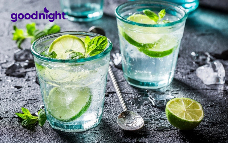 Cách xử lý nước tiểu trên nệm sạch mùi, hết ố vàng hiệu quả 8 Dùng hỗn hợp giấm trắng kết hợp nước cốt chanh tươi làm sáng vết ố
