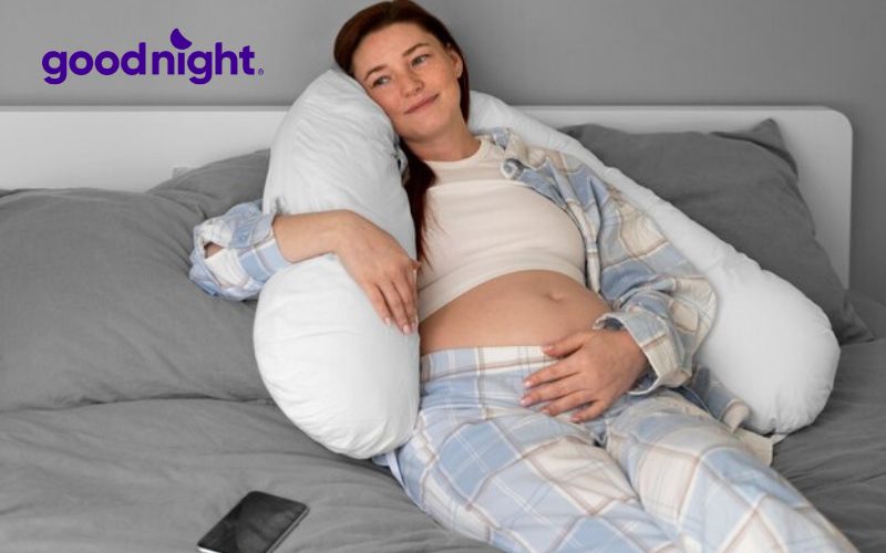 Top 7 loại gối cho bà bầu ngủ ngon và bảo vệ sức khỏe 3 Gối cho bà bầu được thiết kế giúp giảm bớt sự căng thẳng và đau đớn cho mẹ bầu