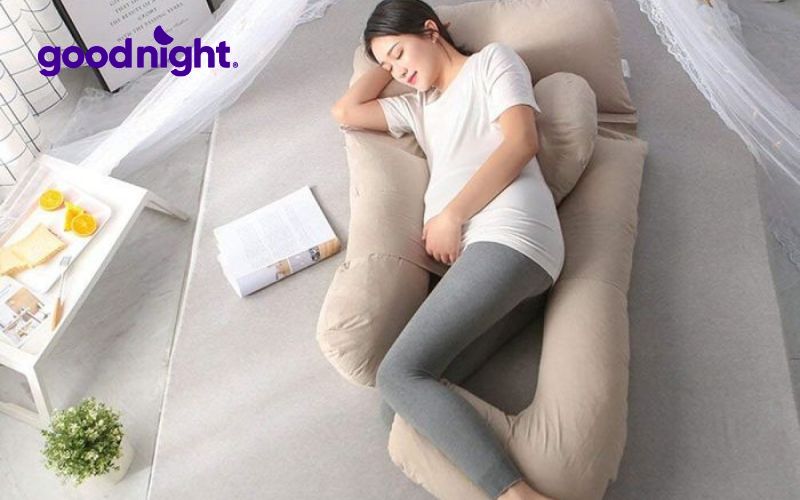 Gối chữ J - Gối cho mẹ bầu giúp giảm áp lực