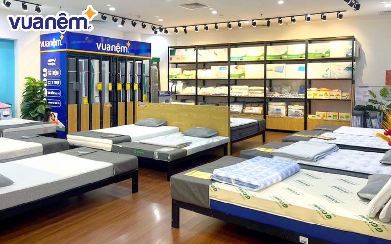 Người tiêu dùng nói gì về việc mua đệm ở Vua Nệm? 2 Vua Nệm hiện là chuỗi bán lẻ chăn ga gối nệm lớn nhất Việt Nam