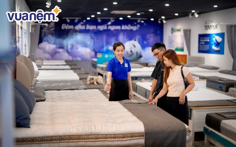 Vua Nệm vinh dự đạt Top 11 Nơi làm việc tốt nhất Việt Nam 2024 (Khối Doanh nghiệp vừa) 6 Vua Nệm – Thương hiệu được yêu thích từ nội bộ đến khách hàng