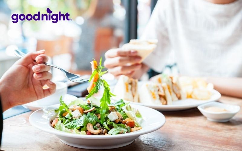 Ngủ 7 tiếng 1 ngày có sao không? Cách để có giấc ngủ nhanh và sâu 5 Xây dựng chế độ ăn uống khoa học, đủ chất