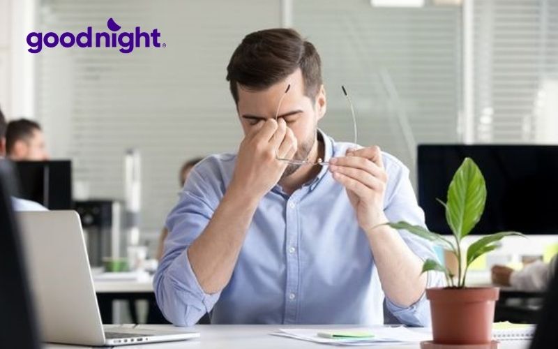 Tại sao nằm mãi không ngủ được: Nguyên nhân, 5 cách khắc phục hiệu quả 2 Căng thẳng kéo dài còn dễ dẫn đến mất ngủ kinh niên, rối loạn giấc ngủ.