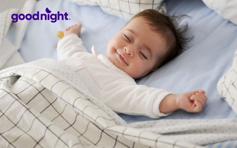 Nhiều trẻ sơ sinh ngủ nhưng miệng vẫn mỉm cười