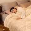 Chăn nhung tuyết Goodnight Velvet 14 caqT8n3BZApbmLGCtWfUwlIgZ7m6rNpLiYyAi88f