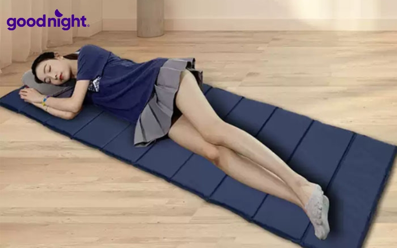 TOP 7 mẫu nệm 1 người nằm chất lượng, tiện lợi 11 Không nên đổ hoặc xịt quá nhiều nước trực tiếp lên nệm